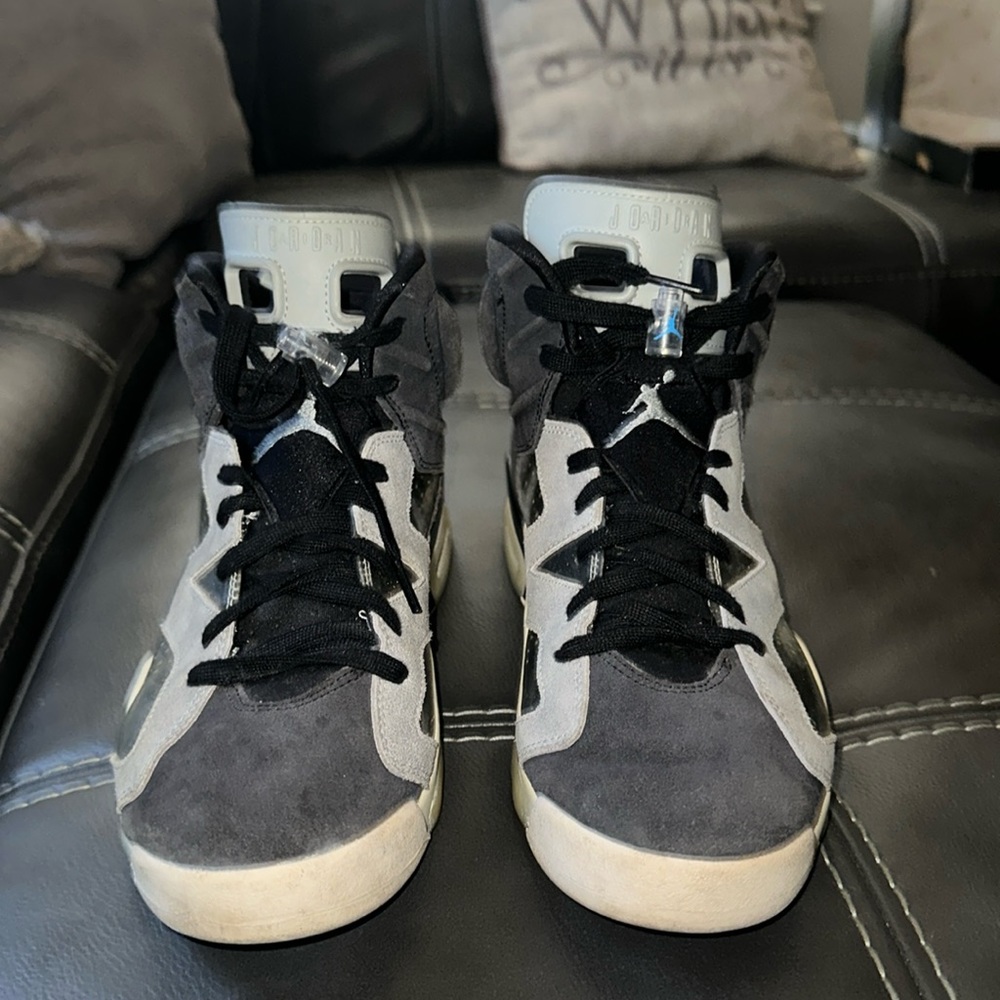 Black and Silver Jordan 6 Men’s size 10.5 Women’s 12